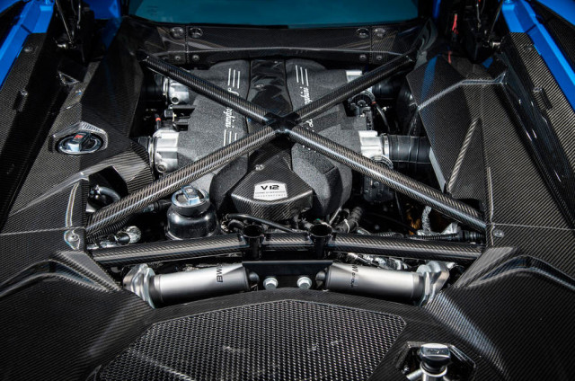 15-6,5-литров V12 – Lamborghini Aventador S